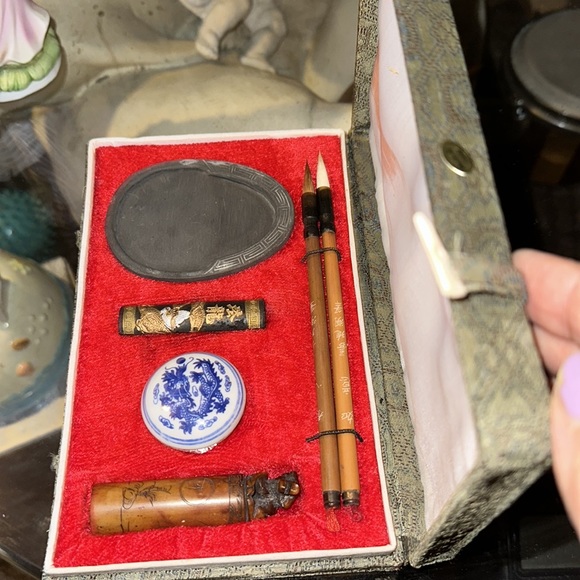 Textile Calligraphy Box. 7 items. - Picture 17 of 17